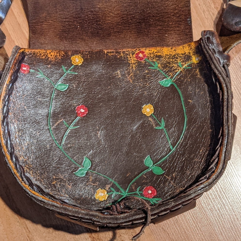 Vintage 70's Hand Tooled And Painted Floral Leather Shoulder Bag - Picture 3 of 5